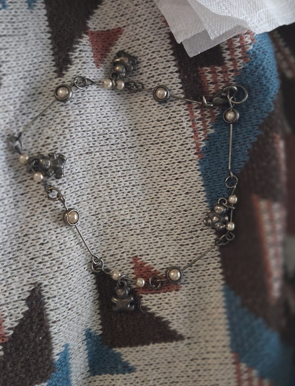 Delicate Pearl And Teddy Bear Charm Anklet in Cream and Silver